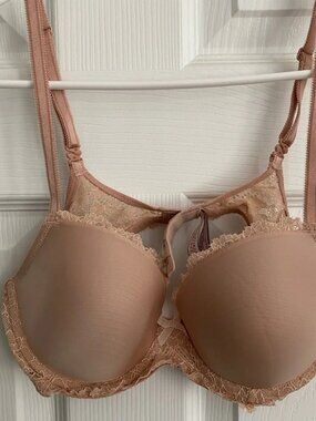 Victoria's Secret Nude Blush Lace T-Shirt Bra